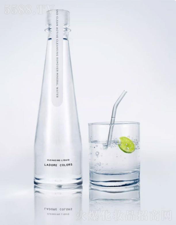 �ɶ���ɫ�Q(m��o)�����޹�˾����ɫ����VȪж�yˮ