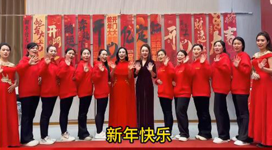 ������\(y��n)�����Ҹ��M���g���w˹�_(d��)ף�����Ěg��һ·���(y��ng)��