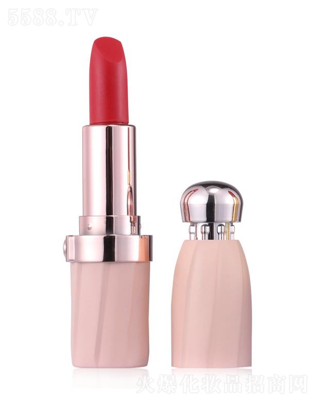 ���غ��}��ɫ�ڼt