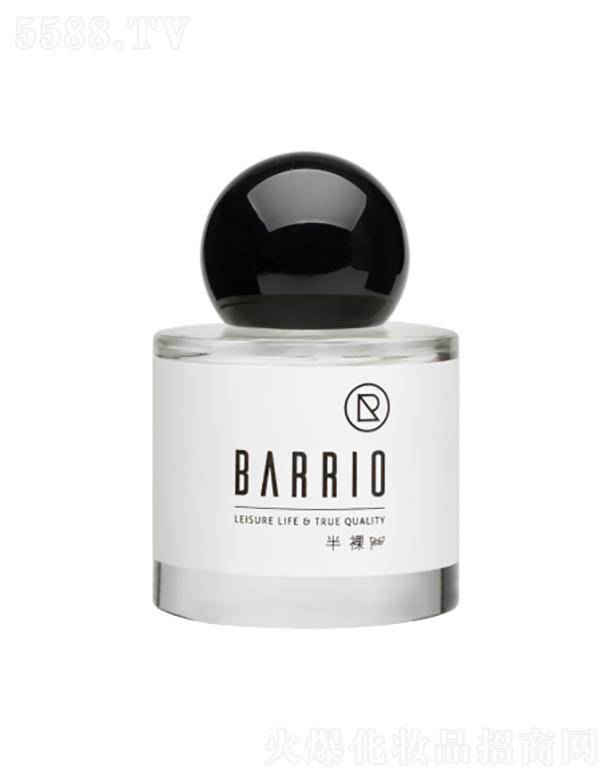 ����W����  õ����