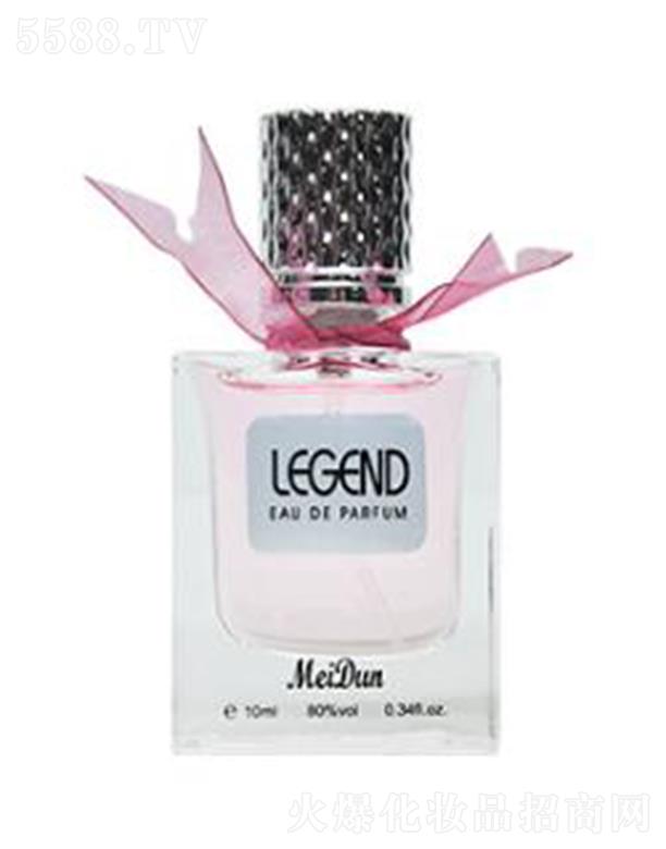 ���D����