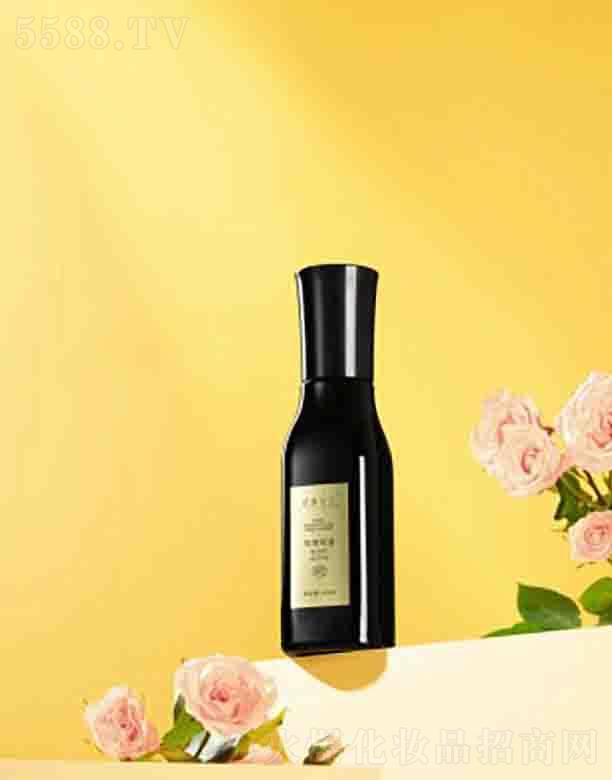 ����Ů��õ�徫�ͱ�����