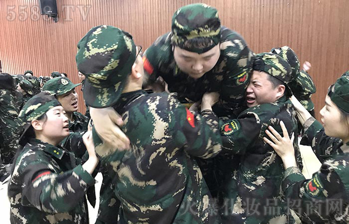 平凡創(chuàng)造奇跡，團結(jié)鑄就輝煌