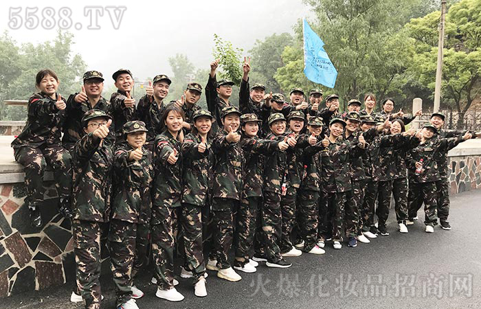 愿你歷盡千帆，歸來(lái)仍是少年