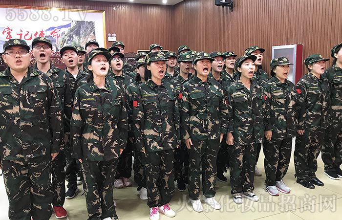 齊心協(xié)力，才能創(chuàng)造奇跡