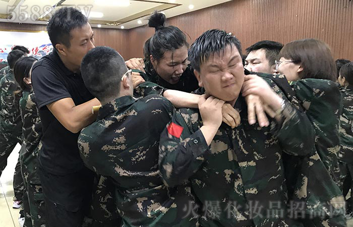 齊心協(xié)力，創(chuàng)造奇跡！