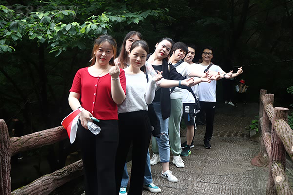 �ж��cŬ�����W(xu��)��(x��)�c�^��