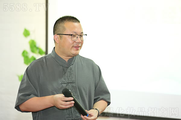 һ������һ�l����һ��������һ��ǰ�M��